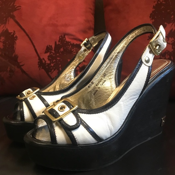 Coach - Picture 3 of 8